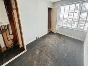 Bedroom - click for photo gallery